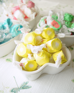 Lemon Meringue Taffy